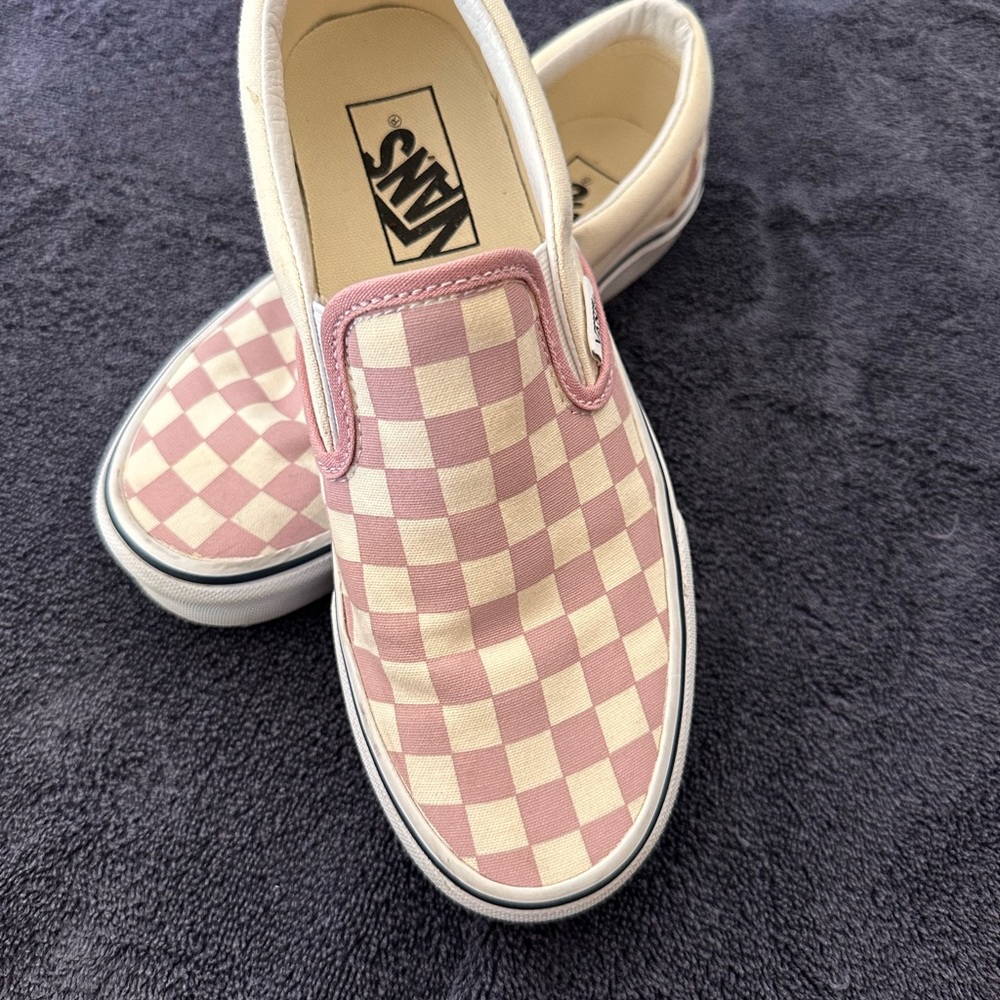 Vans Pink checkered Vans. Size 7